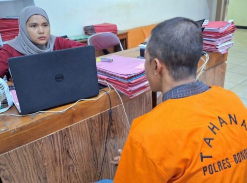 Di Iming-imingi Hendak Dibelikan Motor, Pria Bejat Ini Tega Menggauli Anak Tirinya