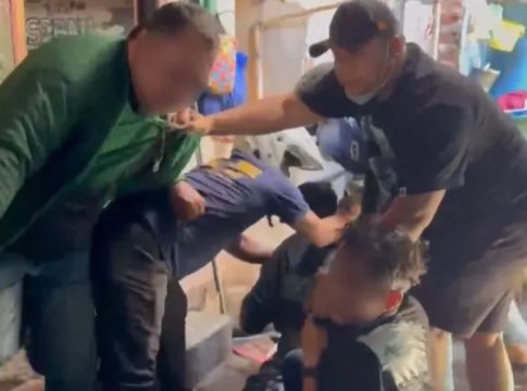 Delapan Orang Digrebek saat Asik Pesta Sabu di Jalan Kunti  Surabaya