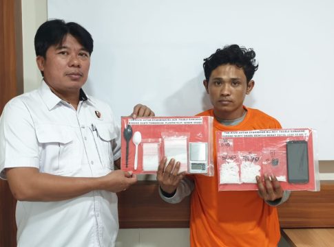 Satresnarkoba Polres Pelabuhan Tanjung Perak Ungkap Peredaran Narkotika Jenis Shabu dan Pil Ekstasi
